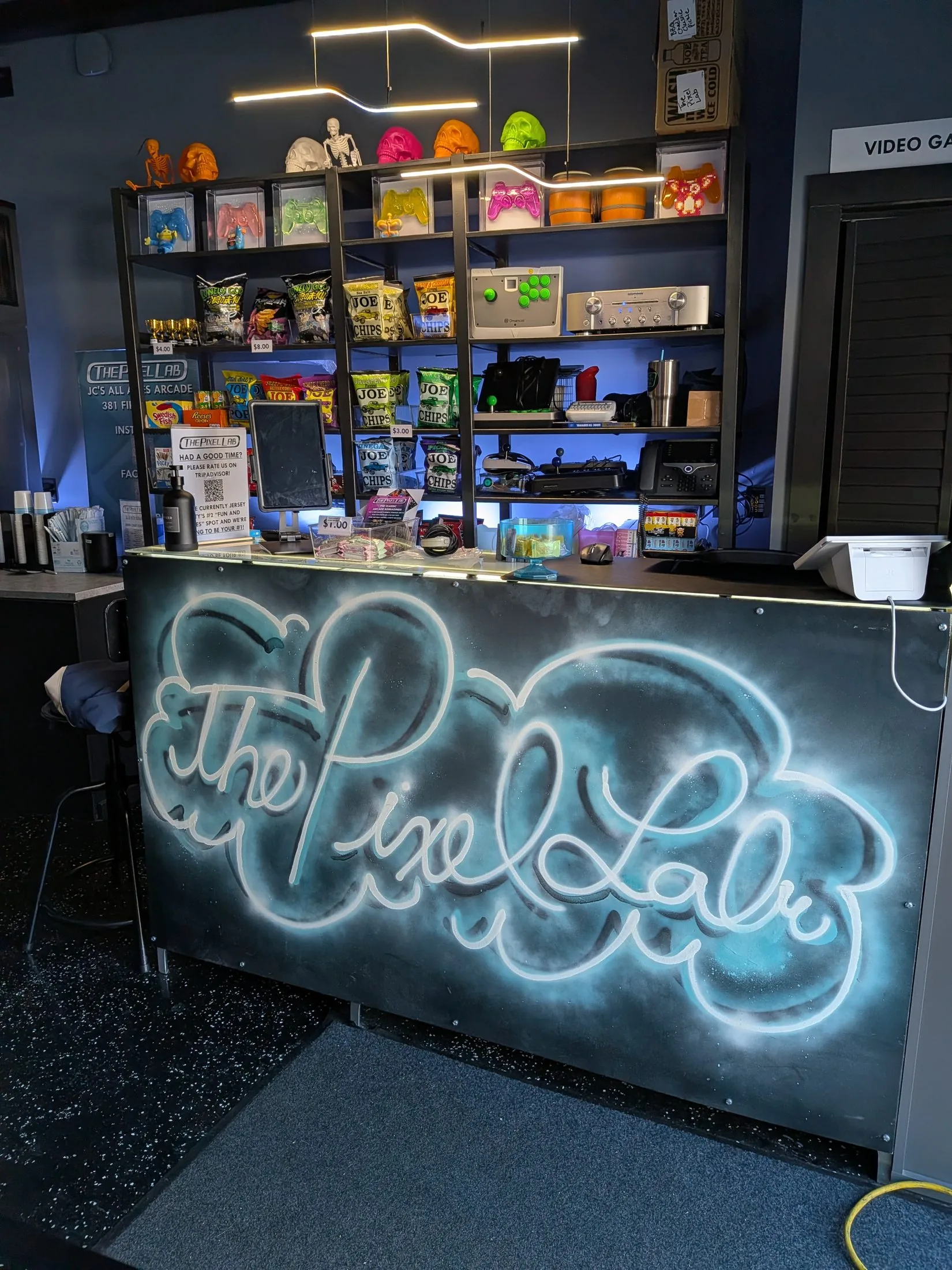 Drop the main Pixel Lab photo